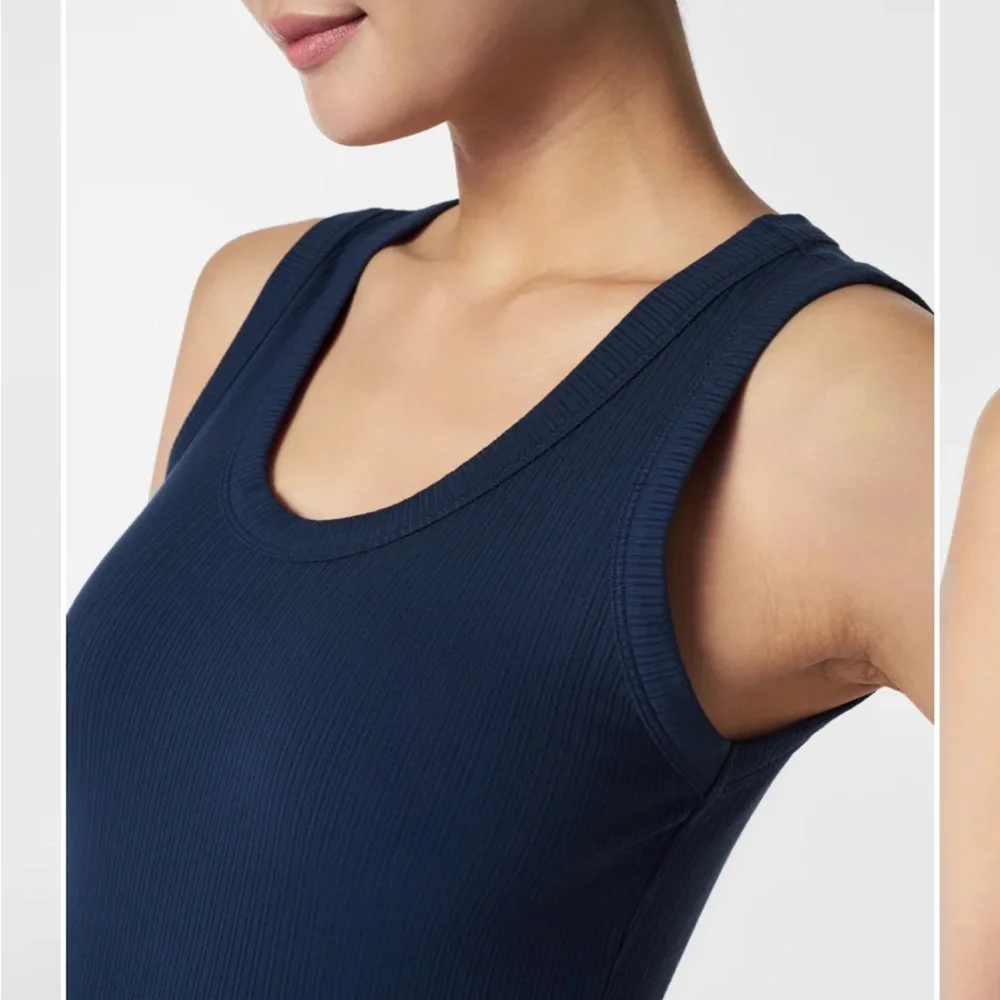SPANX Stretch Rib
Scoop Neck Tank navy / medium NWOT - Picture 3 of 8
